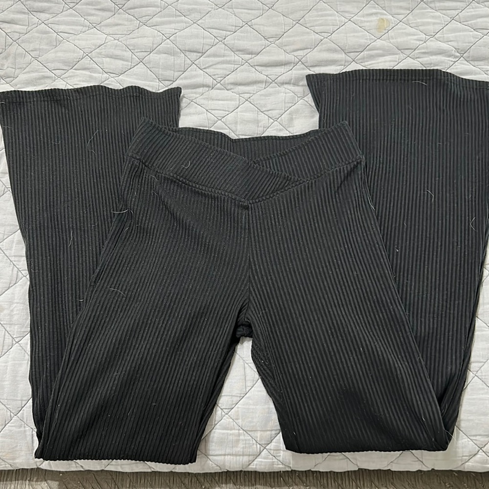 Black ribbed flare stretch pants